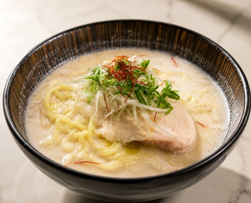 東京駅の和食・焼きとり一鶏で提供する一鶏ラーメン