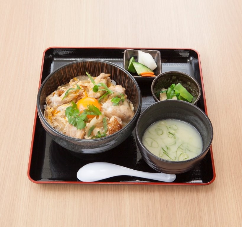 親子丼定食|東京駅 和食・焼きとり一鶏 東京駅の和食・焼きとり一鶏で提供する親子丼定食